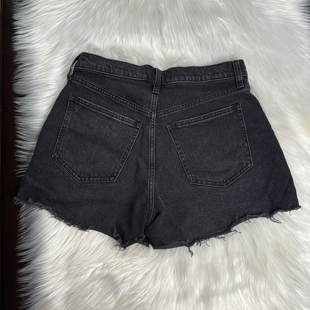Abercrombie Black The 90’s Relaxed High Rise Cut Offs - Picture 6 of 7